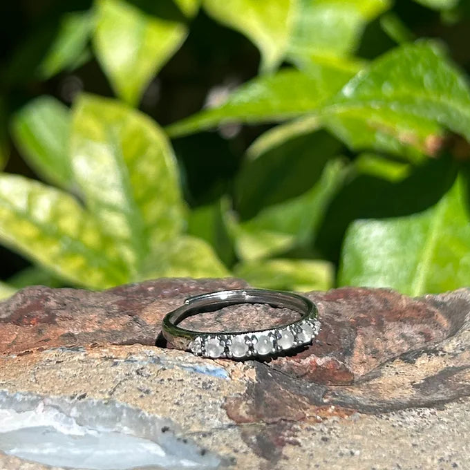 DEWDROP BAND JADEITE RING