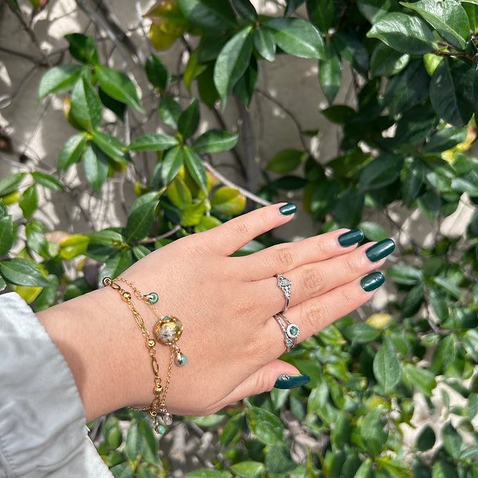 APPLE GREEN CABOCHON JADEITE RING
