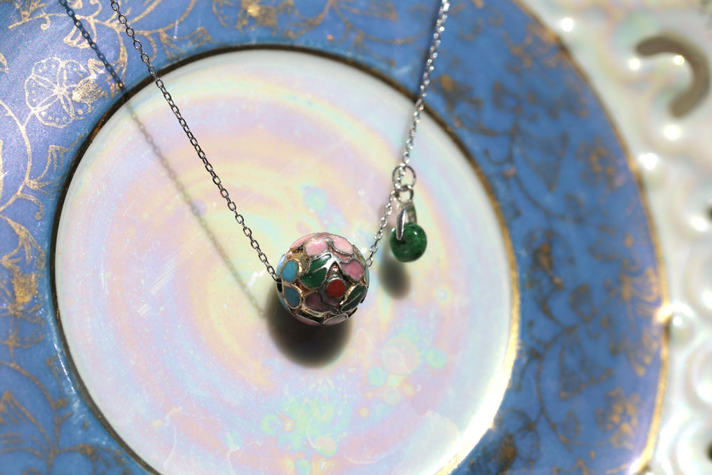 CLOISONNÉ JADEITE DROPLET NECKLACE (SILVER)