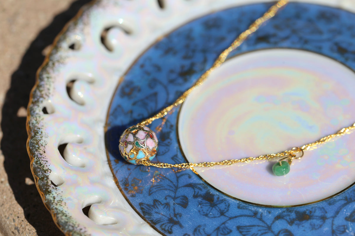 CLOISONNÉ JADEITE DROP NECKLACE - WAVY CHAIN