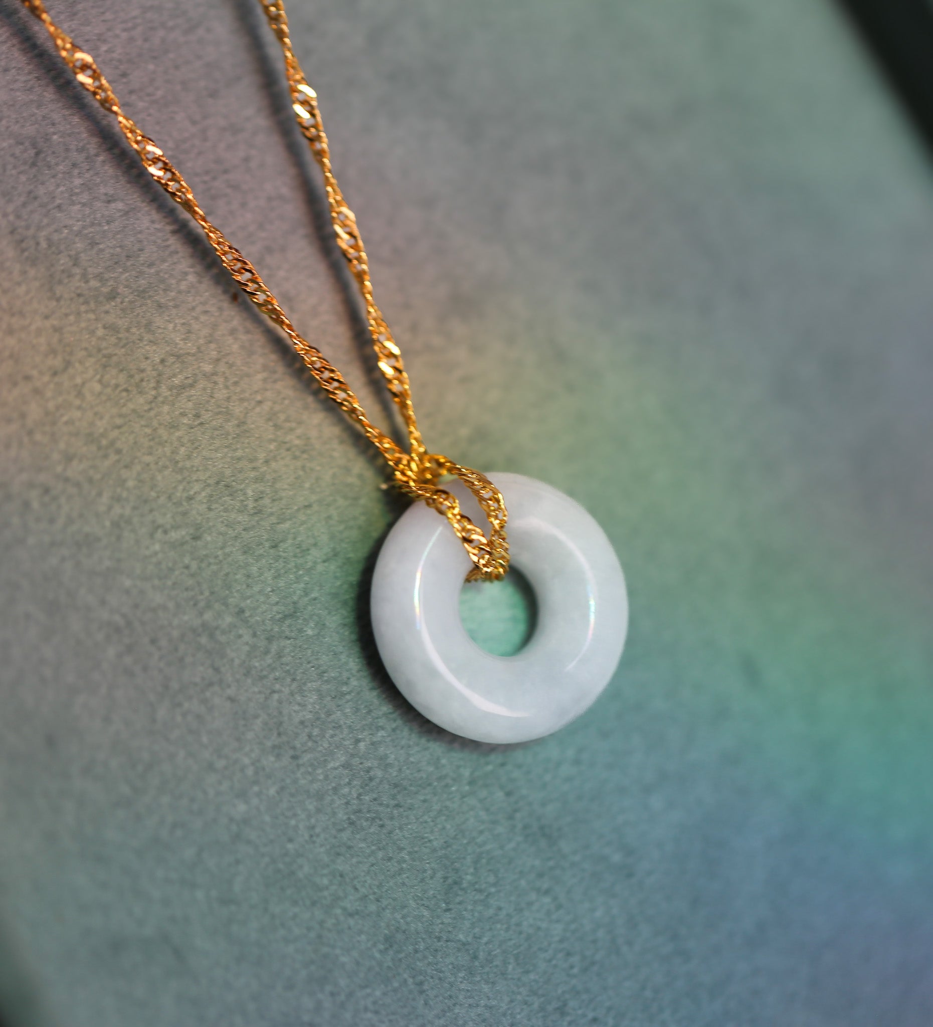 PURPLE JADEITE BUTTON NECKLACE