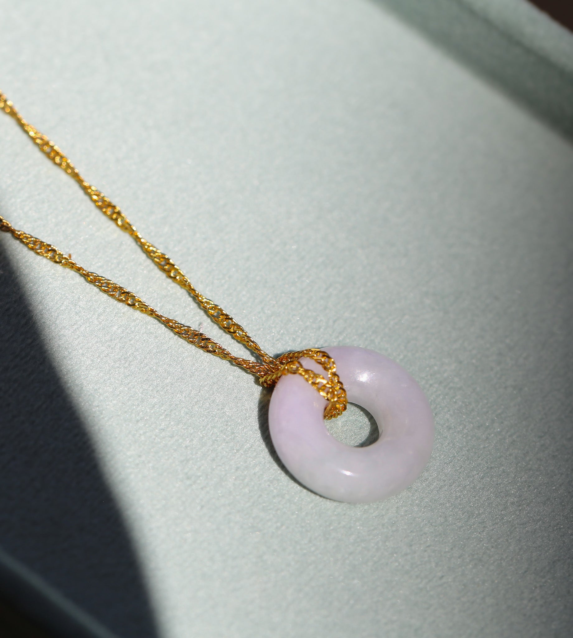 PURPLE JADEITE BUTTON NECKLACE