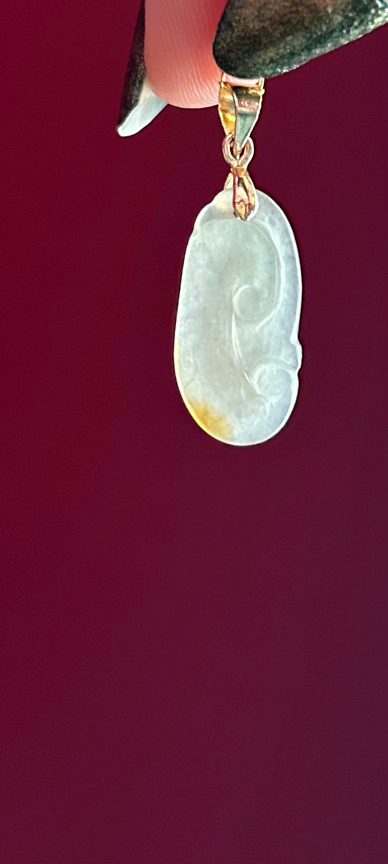 BABY GOLD JADEITE RUYI image 2
